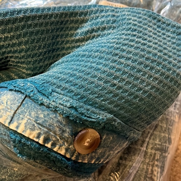 Zenana cotton waffle acid washed shacket in teal - Picture 5 of 6